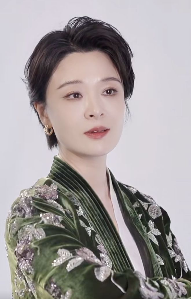 回忆杀顶级美学还得是 新中式开元棋牌《甄嬛传》晚会勾起(图14)