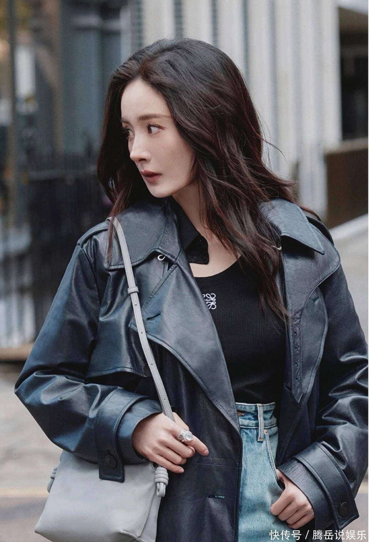 大赏！御姐风天花板的氛围感密码开元棋牌杨幂秋冬复古大衣穿搭(图2)