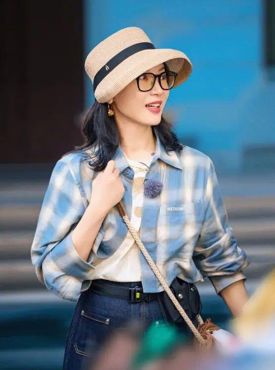 艳了:穿搭明艳却不显花哨气质是真好!开元棋牌网站看48岁陈数被她穿搭惊(图17) 艳了:穿搭明艳却不显花哨气质是真好!开元棋牌网站看48岁陈数被她穿搭惊(图17)