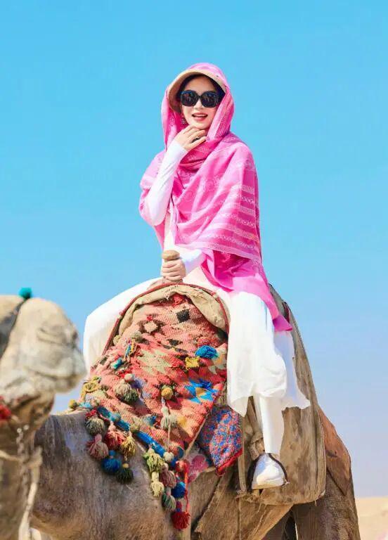 艳了:穿搭明艳却不显花哨气质是真好!开元棋牌网站看48岁陈数被她穿搭惊(图12) 艳了:穿搭明艳却不显花哨气质是真好!开元棋牌网站看48岁陈数被她穿搭惊(图12)