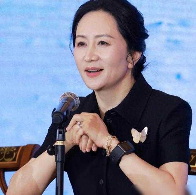 不在“量”记住这3选3不选才优雅得体开元棋牌app中年女人戴首饰在“质”(图9)